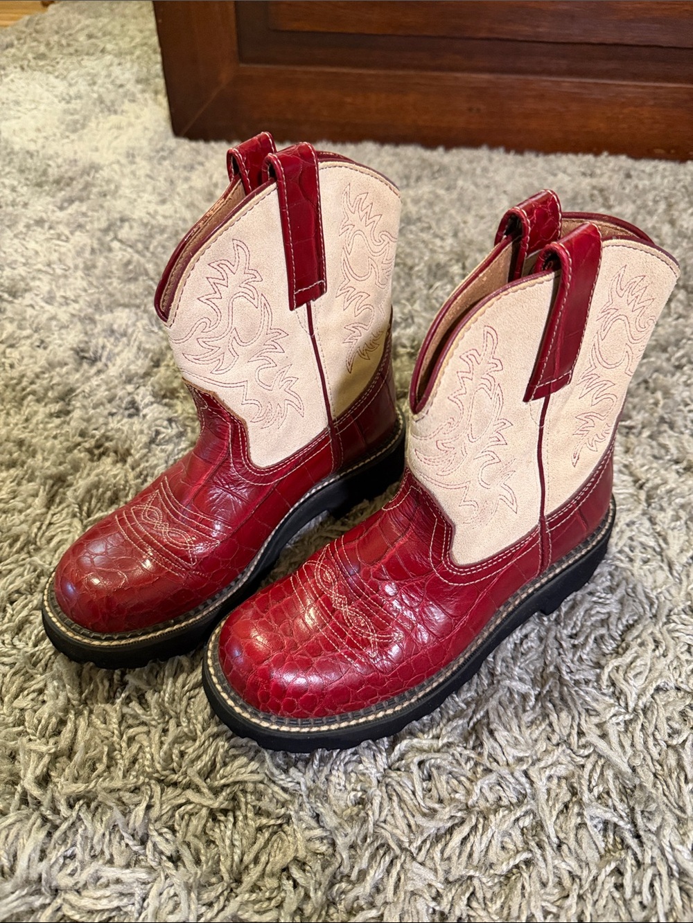 Ariat Red and Cream women’s Western Pull-On Boots Size 7.5